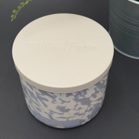 BBW Caramel Frappuccino White Barn Bath & Body Works 3 Wick Candle - Picture 4 of 10